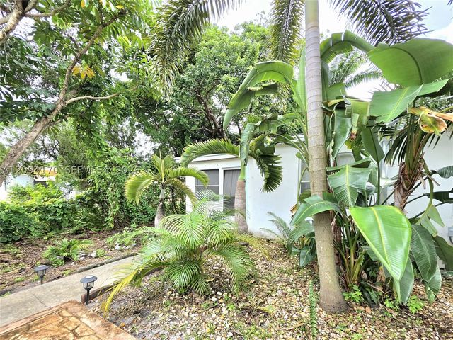 1220 NE 128th St, North Miami, FL 33161