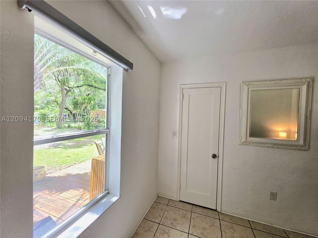 1220 NE 128th St, North Miami, FL 33161
