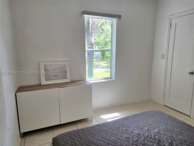 1220 NE 128th St, North Miami, FL 33161