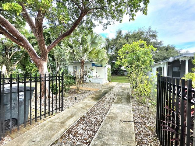 1220 NE 128th St, North Miami, FL 33161