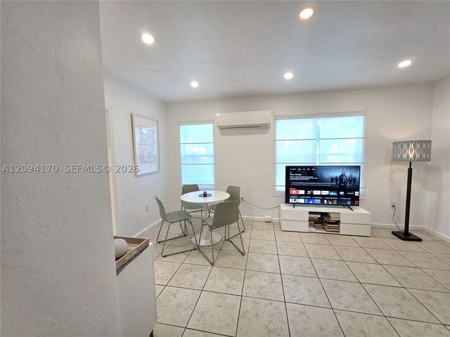 1220 NE 128th St, North Miami, FL 33161