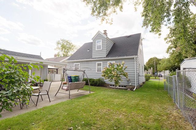 512 MECH STREET, Green Bay, WI 54302