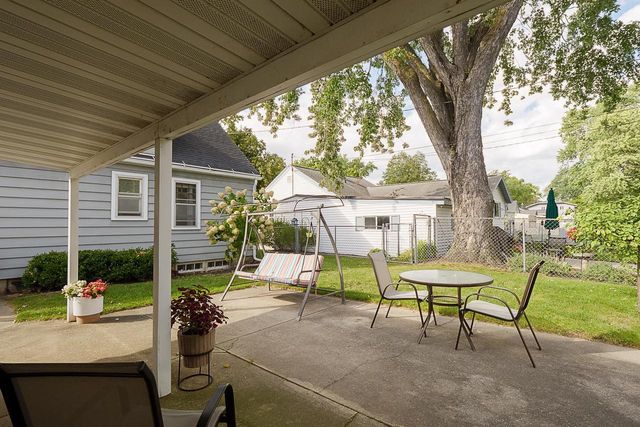 512 MECH STREET, Green Bay, WI 54302