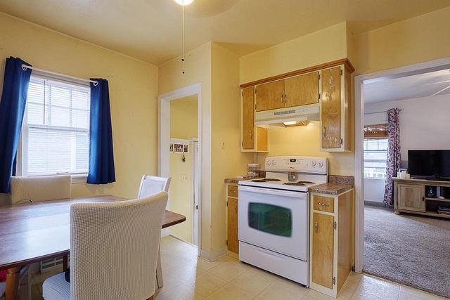 512 MECH STREET, Green Bay, WI 54302