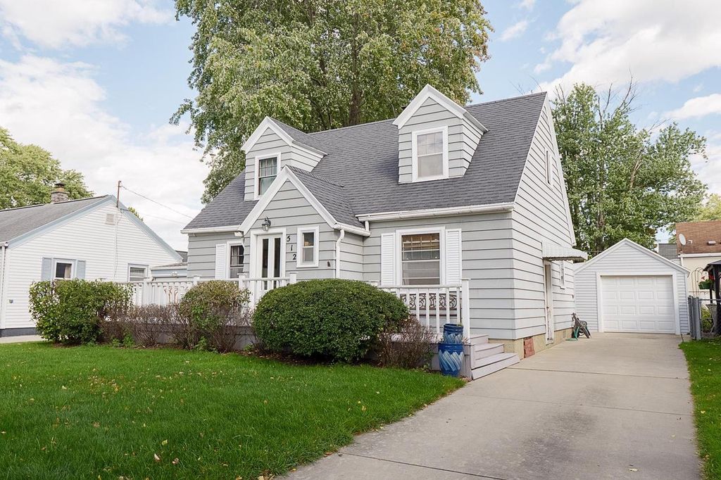 512 MECH STREET, Green Bay, WI 54302