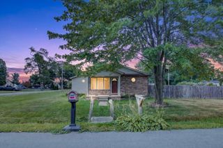 11209 Jackson Street, Taylor, MI 48180