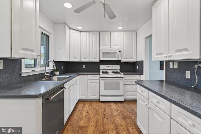 226 SANDRA RD, Wilmington, DE 19803