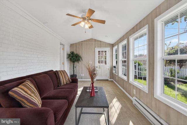 226 SANDRA RD, Wilmington, DE 19803