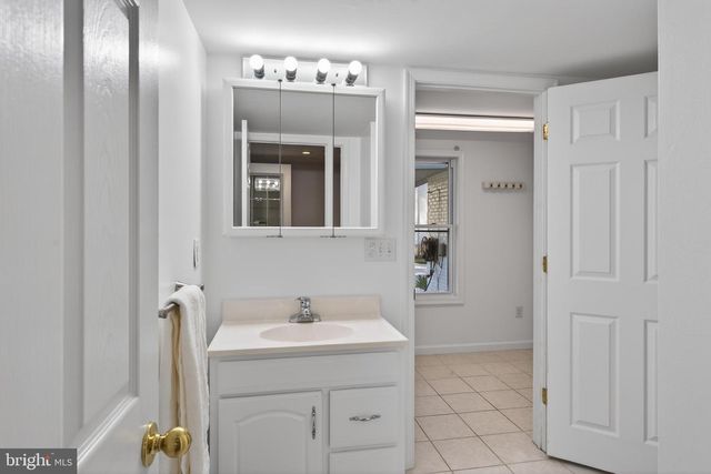 226 SANDRA RD, Wilmington, DE 19803