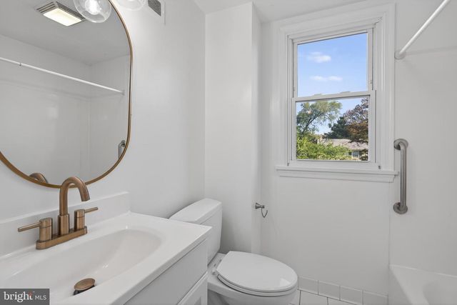 226 SANDRA RD, Wilmington, DE 19803