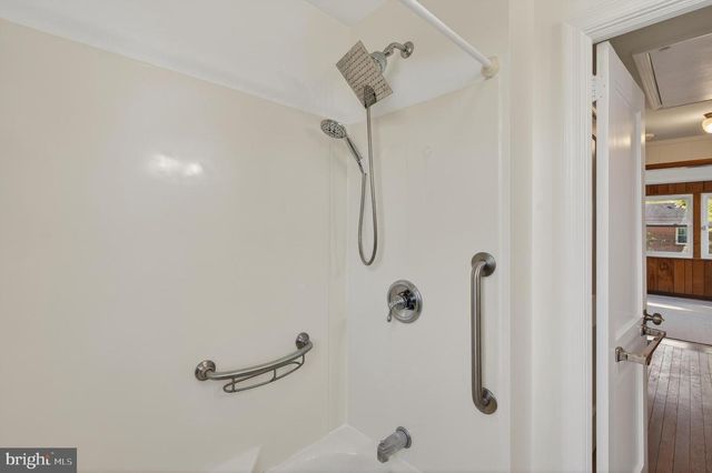 226 SANDRA RD, Wilmington, DE 19803