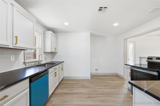 815 N Wilson Avenue, Sand Springs, OK 74063