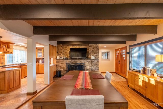 4917 Mountain View Dr, Boise, ID 83704