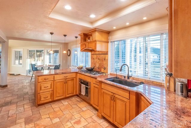 4917 Mountain View Dr, Boise, ID 83704