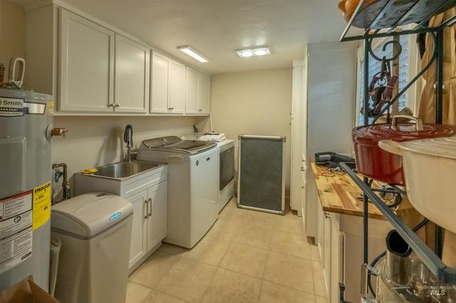 4917 Mountain View Dr, Boise, ID 83704