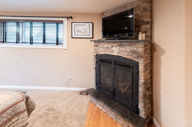 4917 Mountain View Dr, Boise, ID 83704