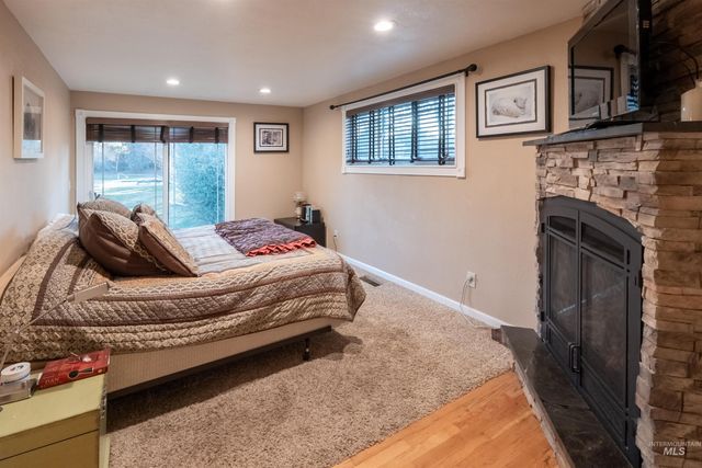 4917 Mountain View Dr, Boise, ID 83704