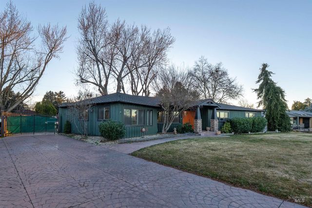 4917 Mountain View Dr, Boise, ID 83704