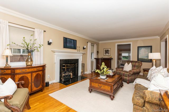 163 Tullamore Road, Garden City, NY 11530