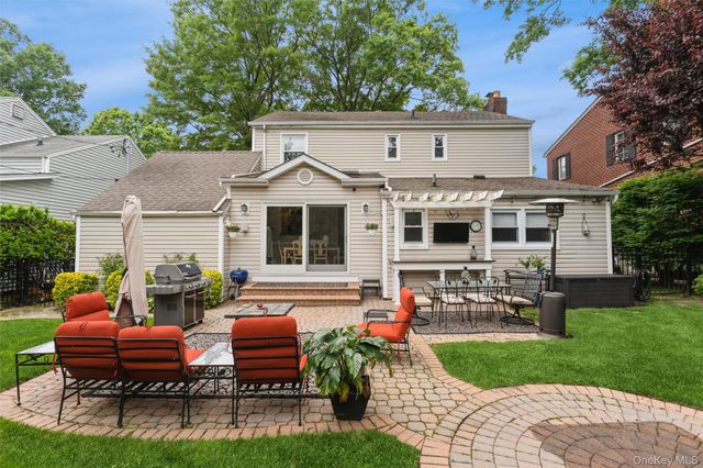 163 Tullamore Road, Garden City, NY 11530