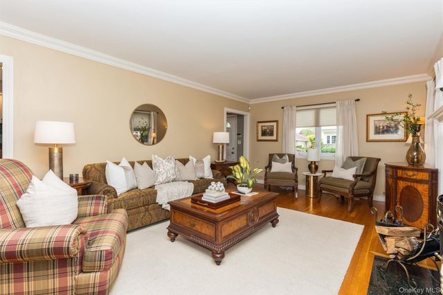 163 Tullamore Road, Garden City, NY 11530