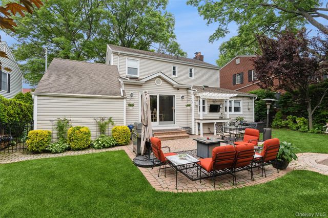 163 Tullamore Road, Garden City, NY 11530
