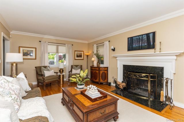 163 Tullamore Road, Garden City, NY 11530