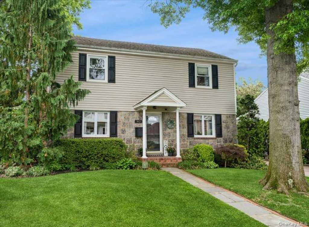 163 Tullamore Road, Garden City, NY 11530