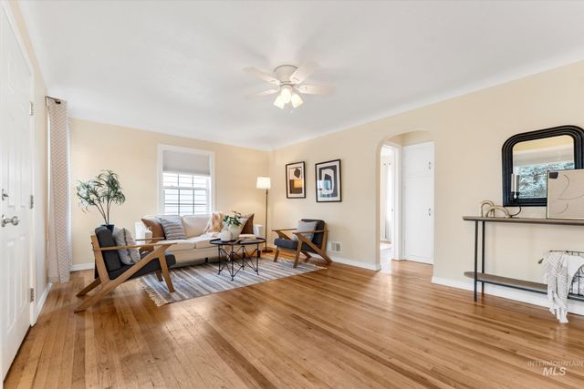 718 S Opal St, Boise, ID 83705