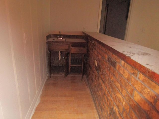 601 ALAMO Street, Claude, TX 79019