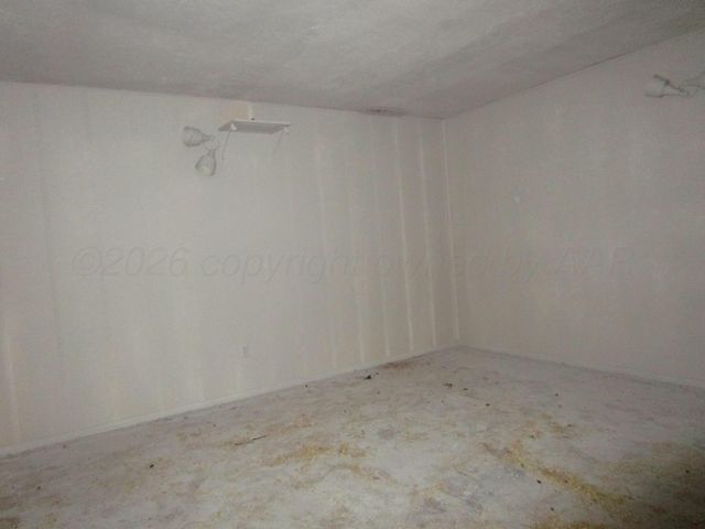 601 ALAMO Street, Claude, TX 79019