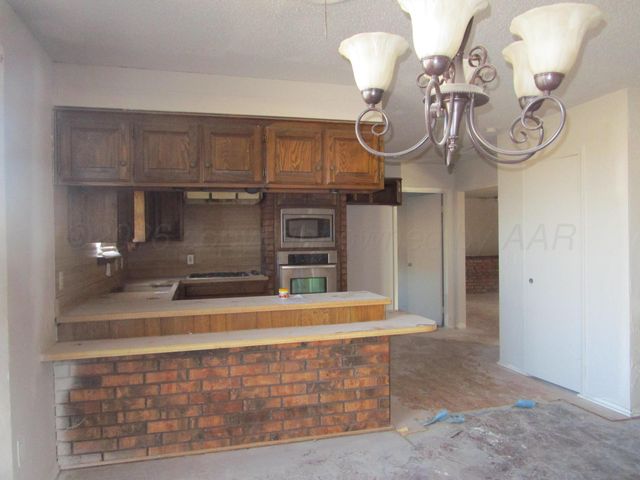 601 ALAMO Street, Claude, TX 79019