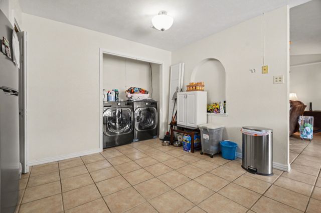 750 Greenhill Lane, Grand Prairie, TX 75052