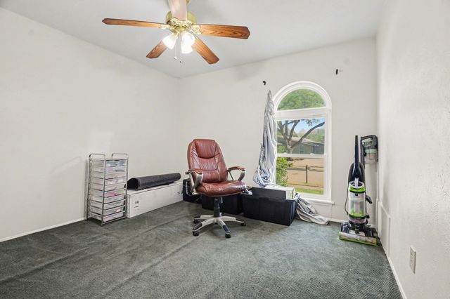 750 Greenhill Lane, Grand Prairie, TX 75052