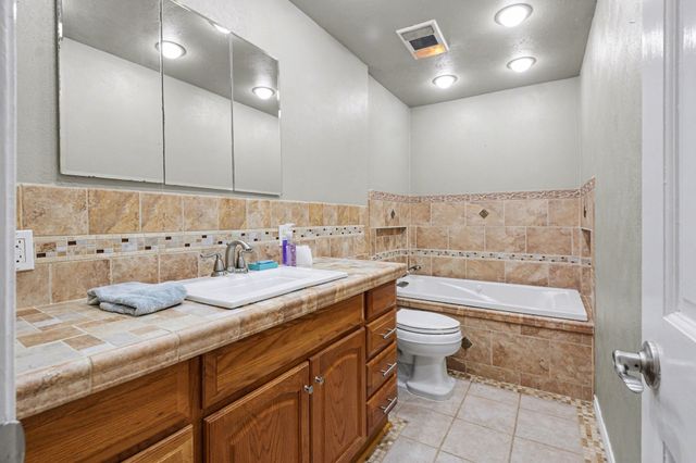 750 Greenhill Lane, Grand Prairie, TX 75052