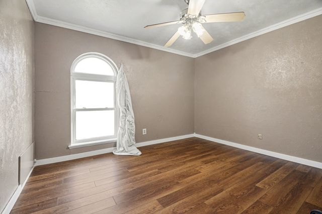 750 Greenhill Lane, Grand Prairie, TX 75052