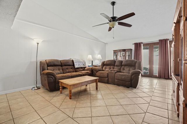 750 Greenhill Lane, Grand Prairie, TX 75052