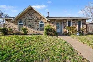 750 Greenhill Lane, Grand Prairie, TX 75052
