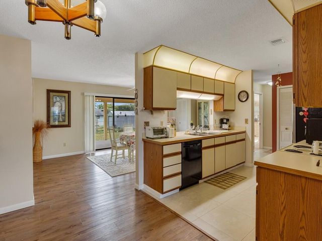 2543 SE Price Court, Port St. Lucie, Port St Lucie, FL 34953