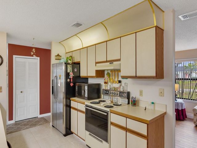 2543 SE Price Court, Port St. Lucie, Port St Lucie, FL 34953