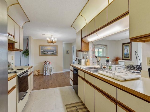 2543 SE Price Court, Port St. Lucie, Port St Lucie, FL 34953