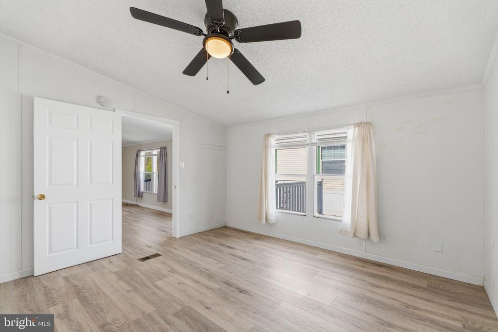 Image 10 of property listing at 227 FOREST GREEN RD, Aberdeen, MD 21001