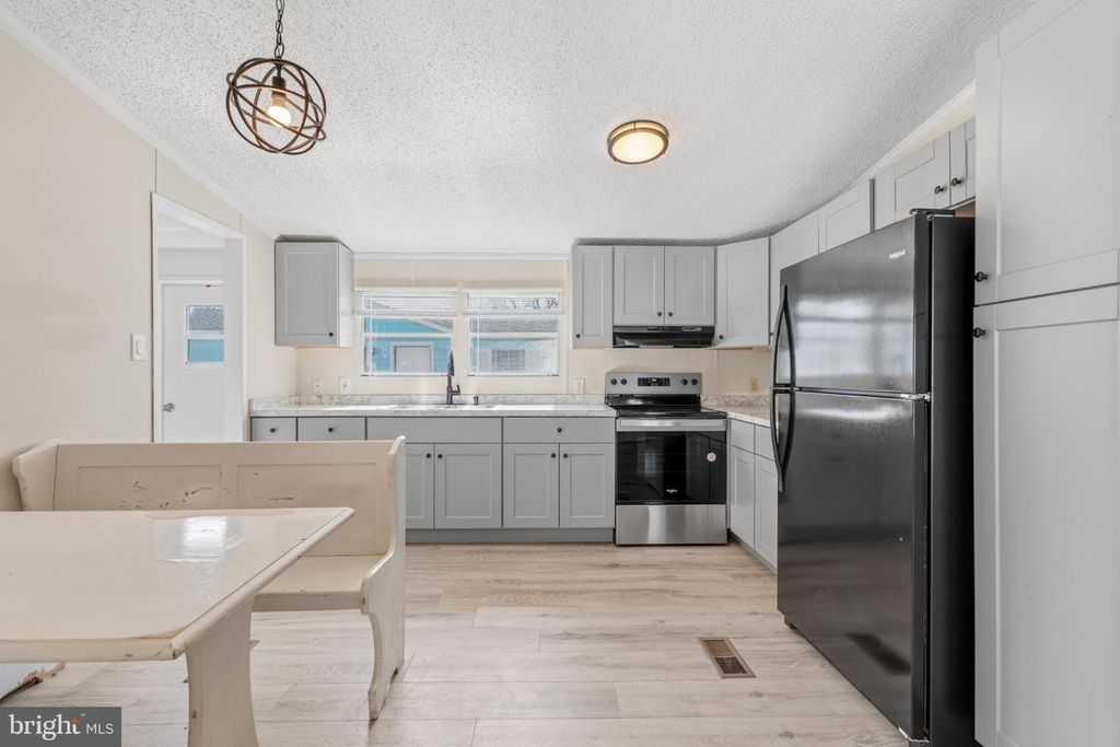 Image 11 of property listing at 227 FOREST GREEN RD, Aberdeen, MD 21001