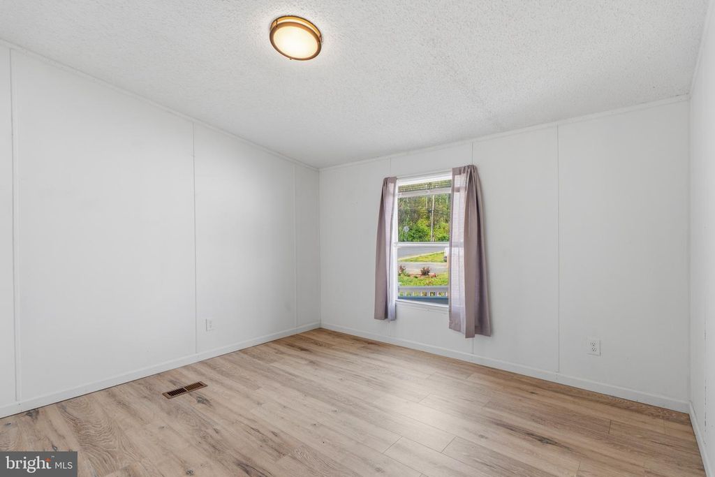 Image 19 of property listing at 227 FOREST GREEN RD, Aberdeen, MD 21001