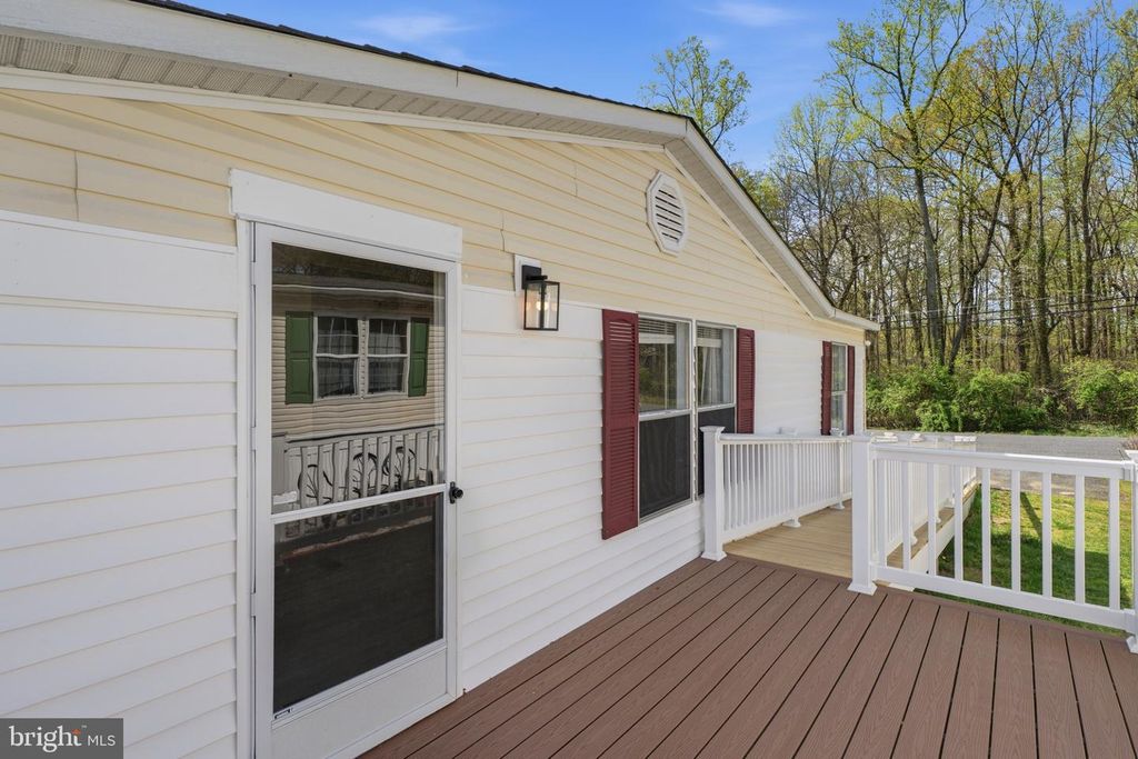 Image 2 of property listing at 227 FOREST GREEN RD, Aberdeen, MD 21001