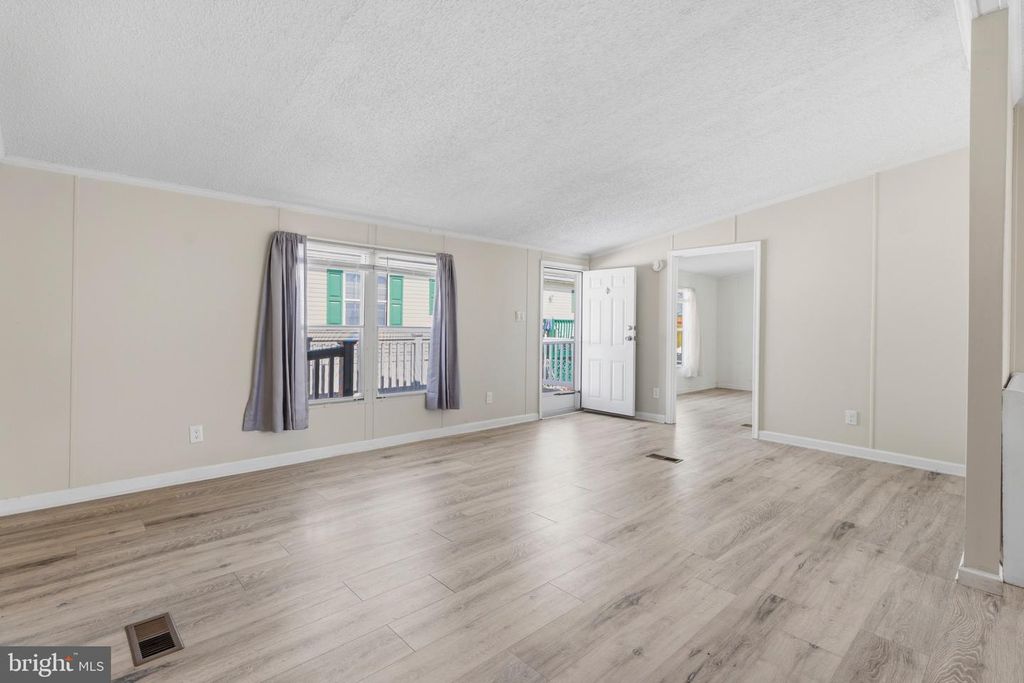 Image 3 of property listing at 227 FOREST GREEN RD, Aberdeen, MD 21001