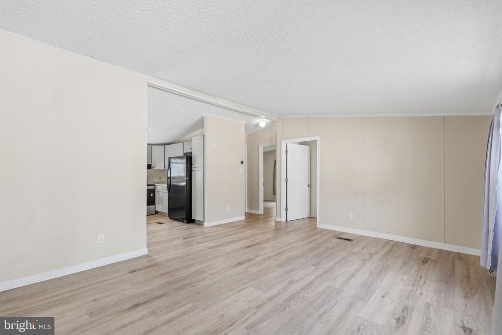 Image 4 of property listing at 227 FOREST GREEN RD, Aberdeen, MD 21001