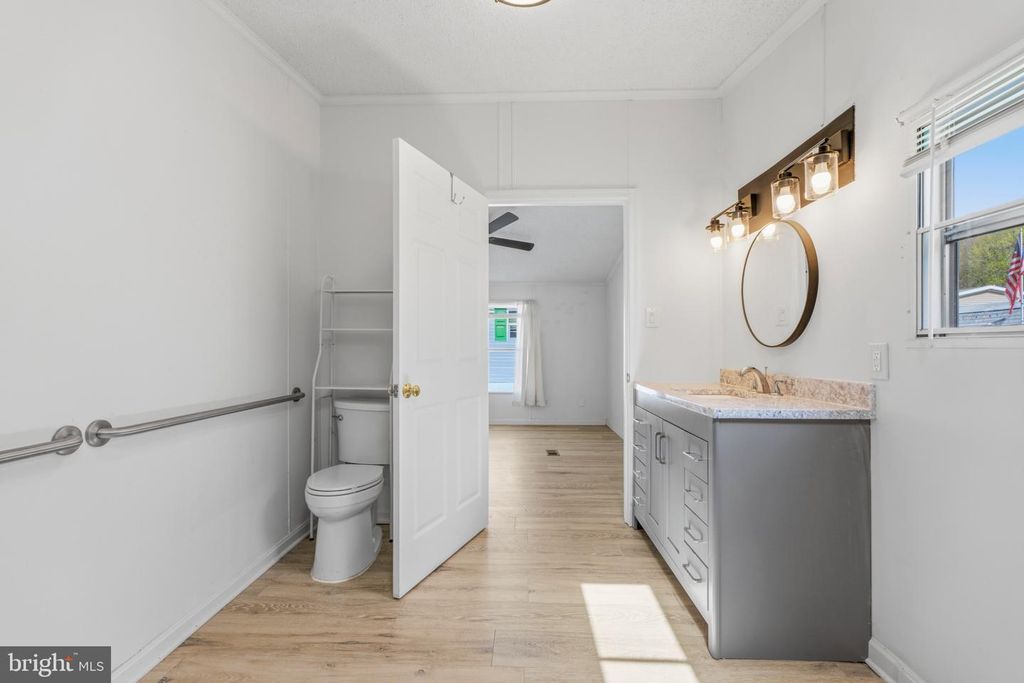 Image 9 of property listing at 227 FOREST GREEN RD, Aberdeen, MD 21001