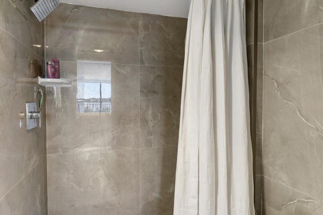 130 Lakeshore Drive 323, North Palm Beach, FL 33408