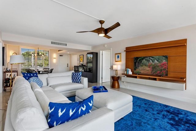 130 Lakeshore Drive 323, North Palm Beach, FL 33408